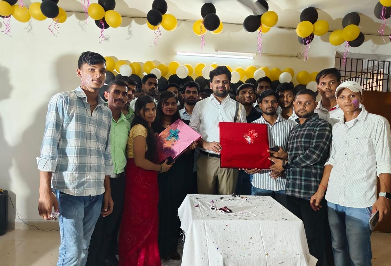Students and teachers together at the Teacher's Day celebration