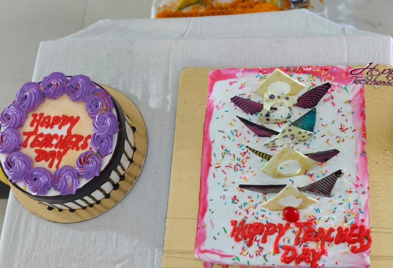 Happy Teacher's Day cakes